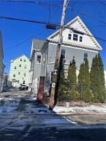 181 Reynolds Ave in Providence, RI - Building Photo