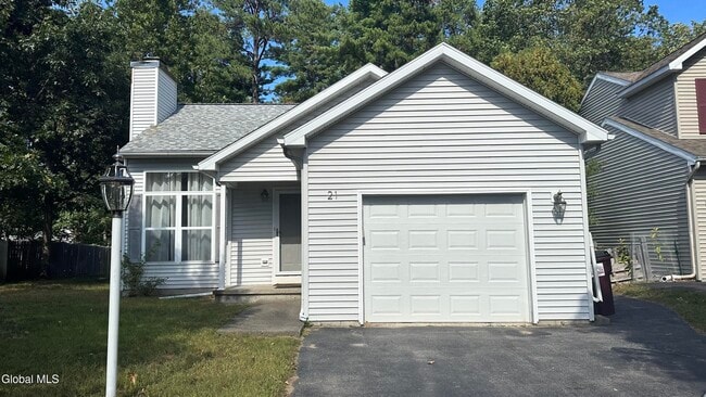 21 Skylark Dr in Ballston Spa, NY - Building Photo - Building Photo