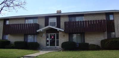 Wilow Tree Apartments in Milwaukee, WI - Building Photo