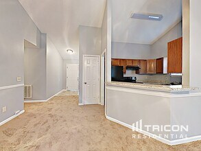 225 Salusbury Ln in Columbia, SC - Foto de edificio - Building Photo
