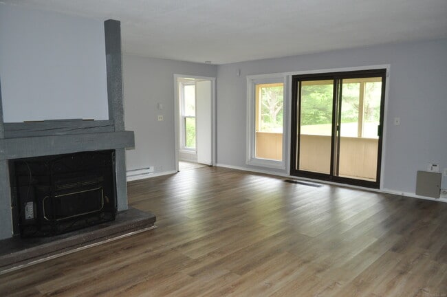 66 Mallard Dr in Farmington, CT - Building Photo - Building Photo