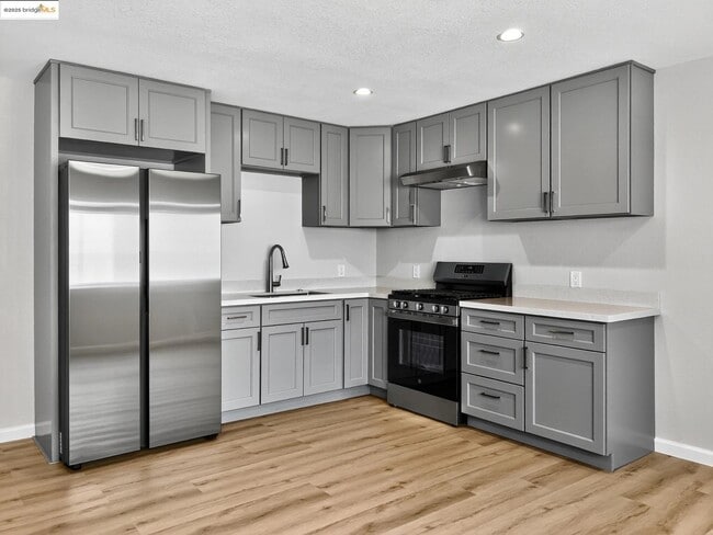 property at 408 W 19th St