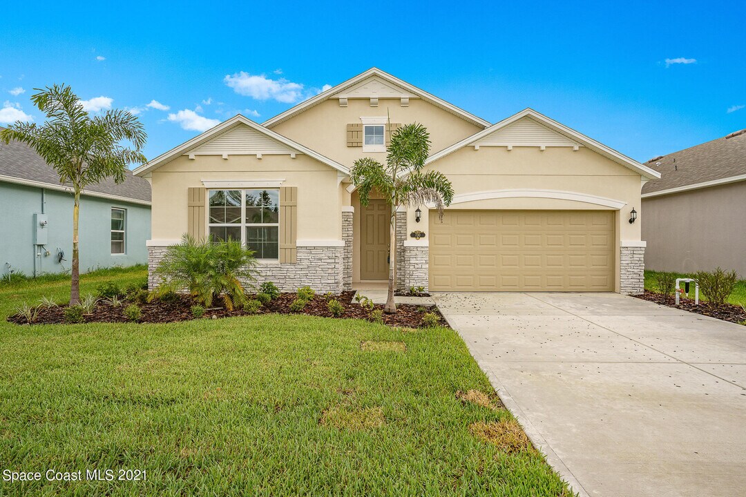 730 Boughton Way in West Melbourne, FL - Building Photo