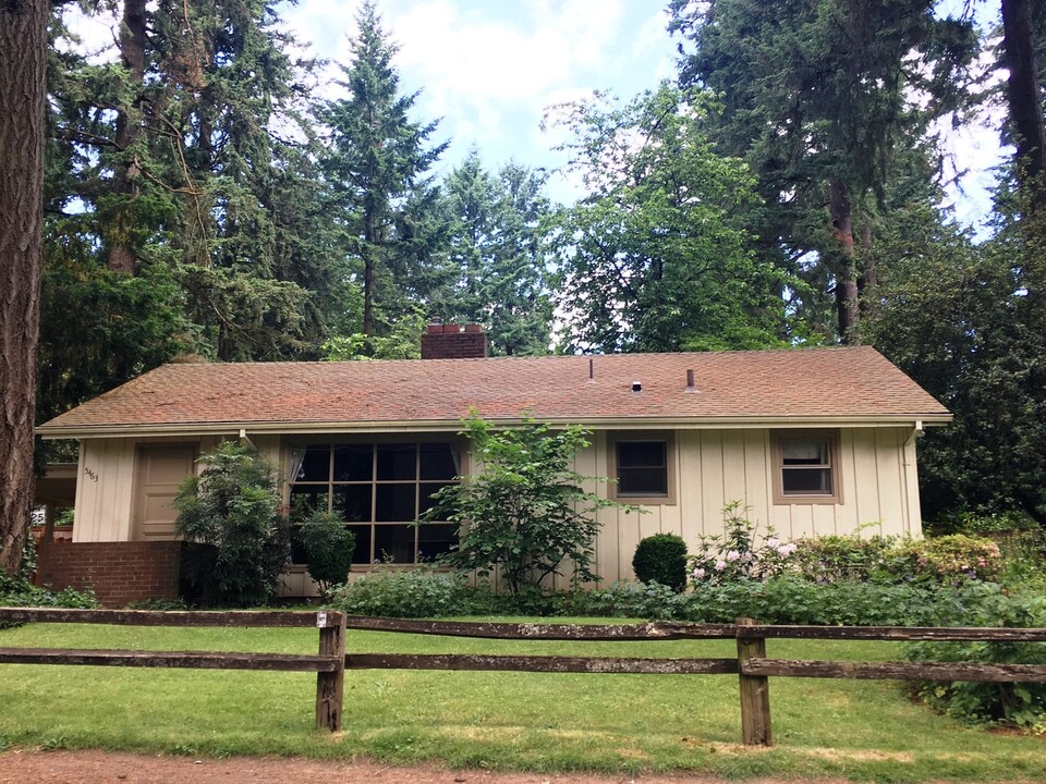 5463 SW Washington Ct in Lake Oswego, OR - Building Photo