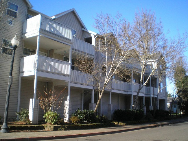 Cansler West Apartments in Portland, OR - Foto de edificio - Building Photo