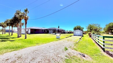 18161 Interlochen Ln in Alva, FL - Foto de edificio - Building Photo