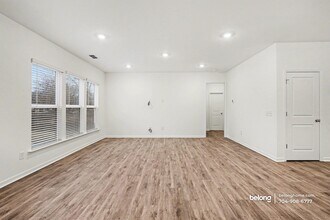 1817 Riverbend Ave in Monroe, NC - Foto de edificio - Building Photo