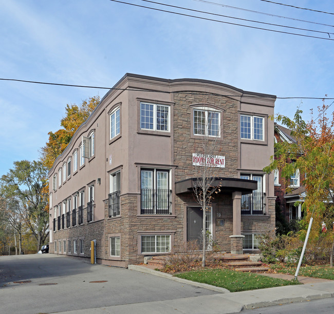 19 Strathcona Ave N in Hamilton, ON - Building Photo - Primary Photo