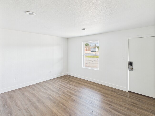 Main Street Flats in Mountain Home, AR - Building Photo - Building Photo