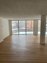 Plaza Point Apartments in Kansas City, MO - Foto de edificio - Building Photo