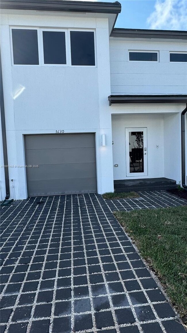 5130 SW 37th St in Pembroke Park, FL - Building Photo - Building Photo