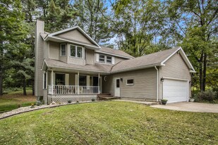 8401 N 39th St in Augusta, MI - Building Photo