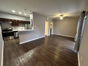 8800 Westplace Dr in Houston, TX - Building Photo - Building Photo