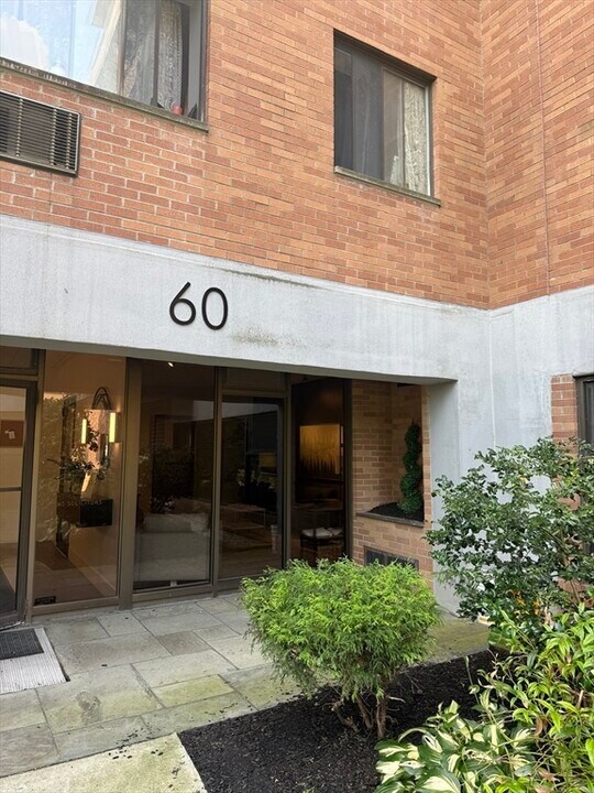60 Pleasant St in Arlington, MA - Building Photo