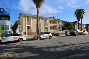 911 E Lomita Ave Apartamentos