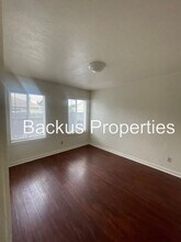 221 Chaparral St in Salinas, CA - Building Photo - Building Photo