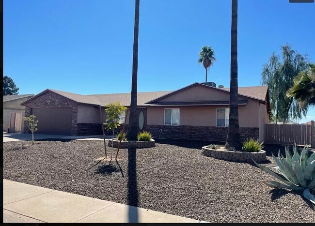 4015 E Friess Dr in Phoenix, AZ - Building Photo - Building Photo