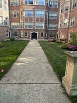 1724 E 70th St in Chicago, IL - Building Photo