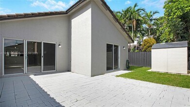 8743 SW 213th Ln in Cutler Bay, FL - Building Photo - Building Photo