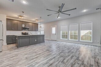 4677 Bellfort Ave in Houston, TX - Building Photo - Building Photo