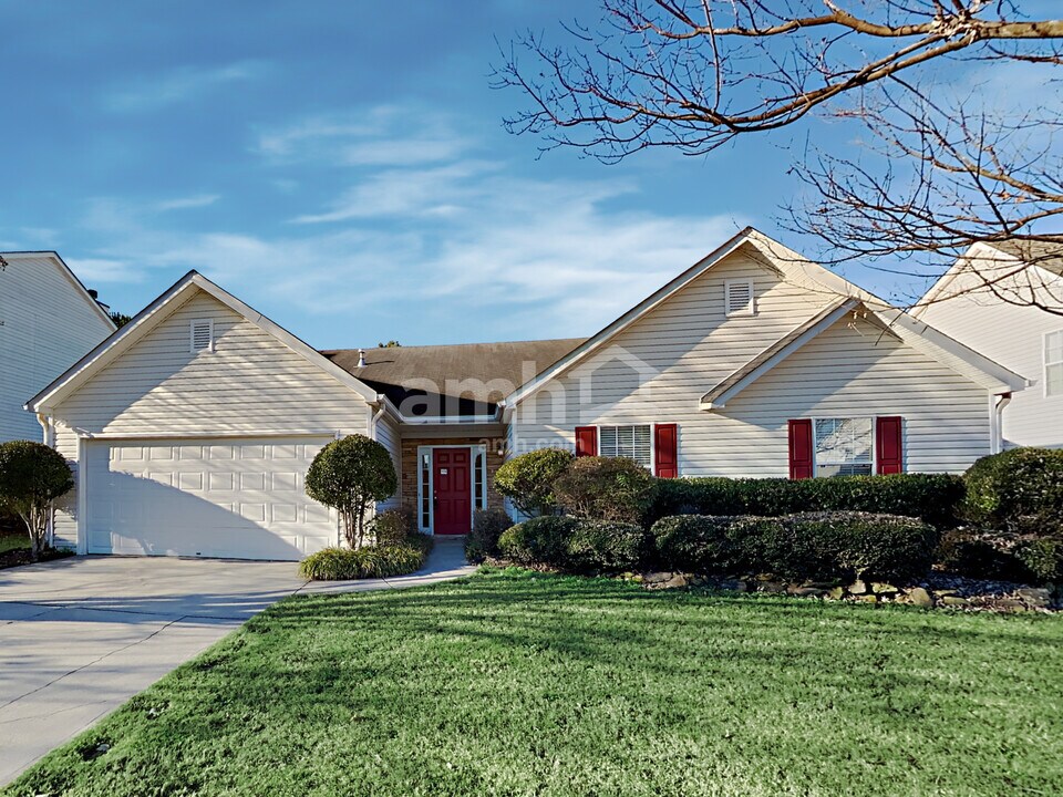 536 Sydney Walk Ln in Lawrenceville, GA - Building Photo