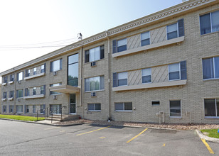 Edgecumbe Terrace in St. Paul, MN - Building Photo - Building Photo