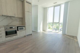 60-360 Honeycrisp Cres in Vaughan, ON - Building Photo - Building Photo