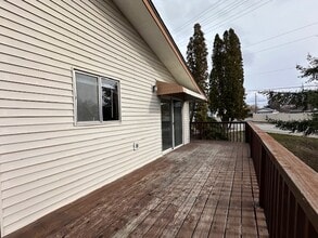 1019 N Bowdish Rd in Spokane Valley, WA - Building Photo - Building Photo