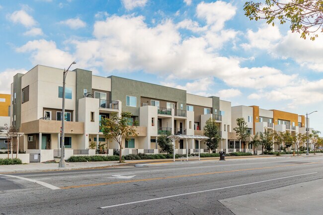 Edgewood Point in Long Beach, CA - Building Photo - Building Photo