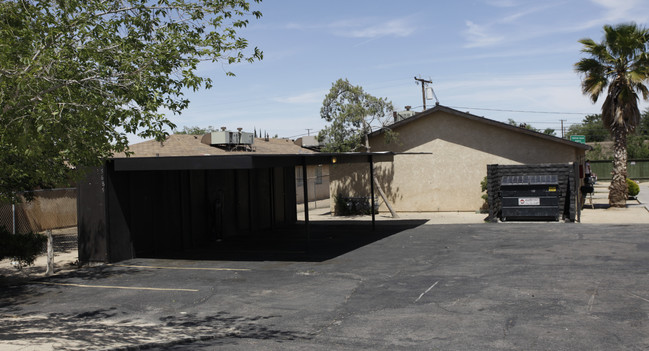 15685 Suena Ln in Victorville, CA - Building Photo - Building Photo