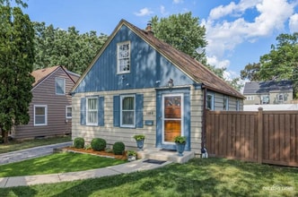 1165 Morton Ave in Elgin, IL - Building Photo - Building Photo