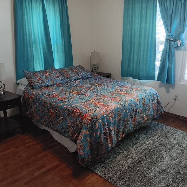 310 E Sussex Way in Fresno, CA - Building Photo - Building Photo