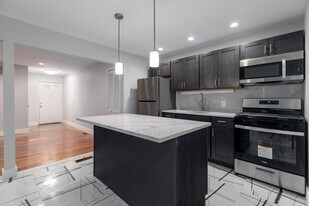 River's Edge Apartments in Ewing, NJ - Building Photo