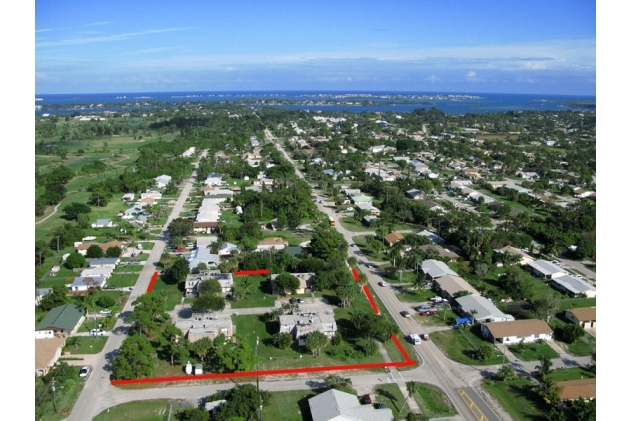 5250 Normand St in Stuart, FL - Building Photo - Building Photo