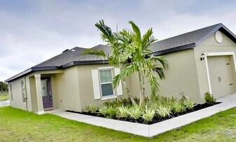 5335 Entertainment Way in Fort Pierce, FL - Building Photo