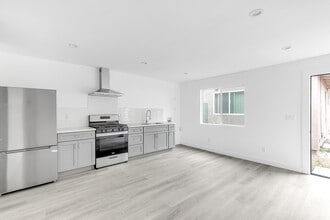 2749 S Mansfield Ave, Unit 2749 in Los Angeles, CA - Foto de edificio - Building Photo