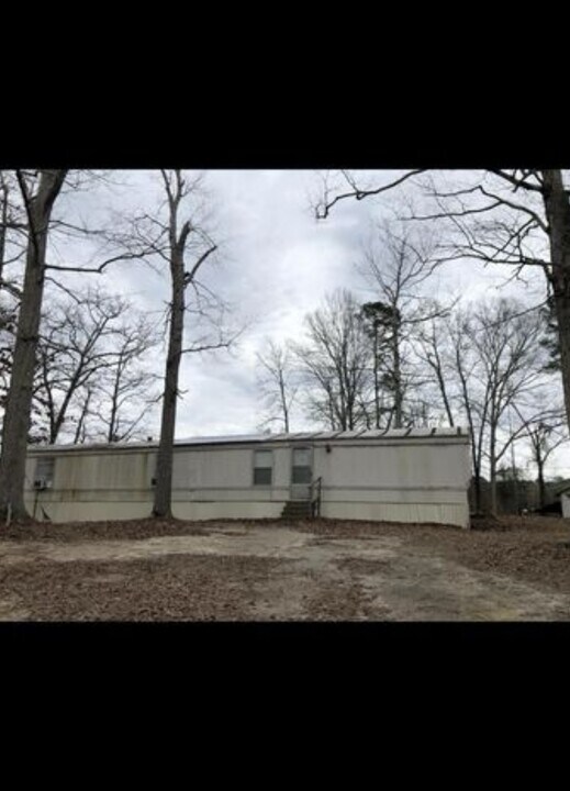 912 Ervin Cotton Rd in Eros, LA - Building Photo