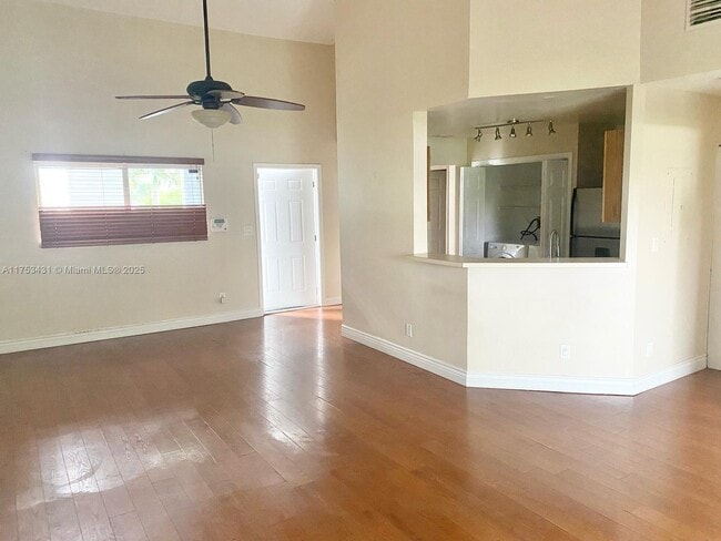 3461 NW 44th St in Lauderdale Lakes, FL - Building Photo - Building Photo