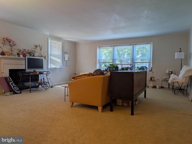 2433 N 50th St