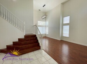 8381 Cantwell Dr in Elk Grove, CA - Building Photo - Building Photo