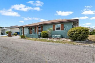 706 W Brockton Pl in Sun City Center, FL - Building Photo - Building Photo