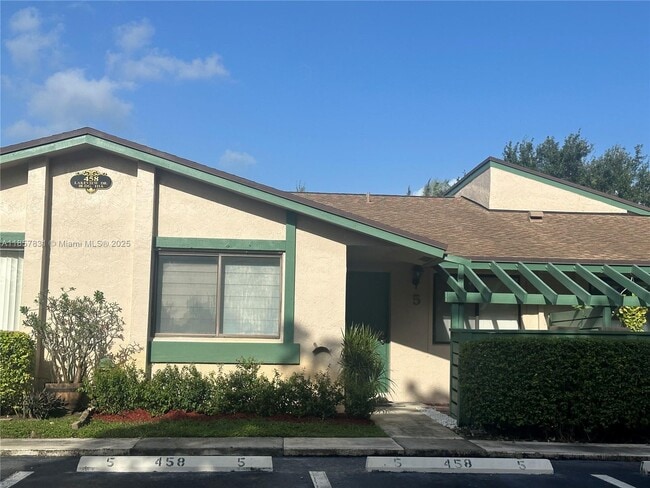 property at 458 Lakeview Dr