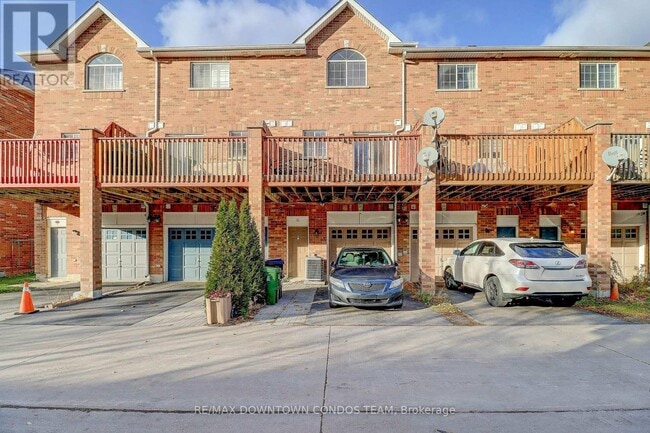 4271A Lawrence Ave E in Toronto, ON - Building Photo - Building Photo