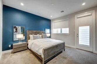 5853 Dolores St in Houston, TX - Building Photo - Building Photo