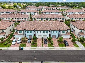 1533 Lake Jessup Cir in Cape Coral, FL - Foto de edificio - Building Photo