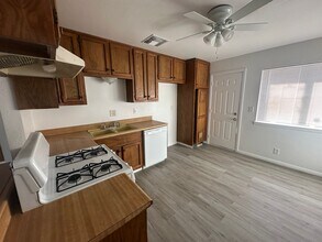 1012 E California Ave in Ridgecrest, CA - Building Photo - Building Photo