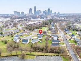 912 Lyme Brook Ln in Charlotte, NC - Building Photo