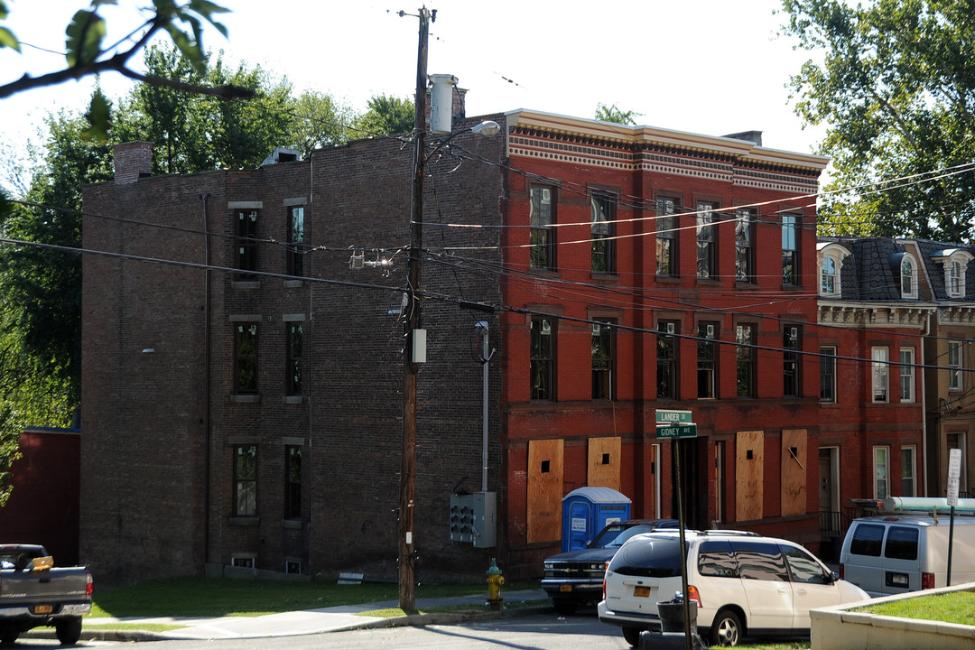 197 Lander St in Newburgh, NY - Building Photo