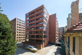 Dupont West in Washington, DC - Foto de edificio - Building Photo
