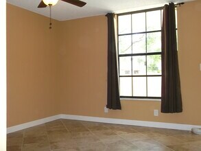 743 SE 1st Way in Deerfield Beach, FL - Foto de edificio - Building Photo